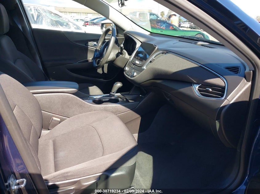 2019 CHEVROLET MALIBU LT - 1G1ZD5STXKF126777