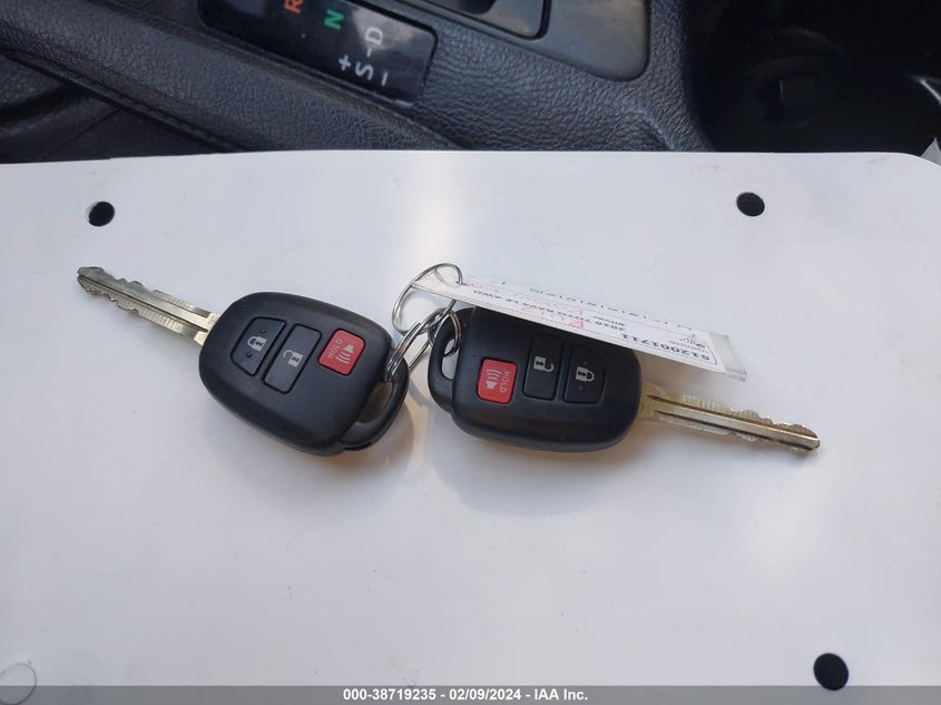 2016 TOYOTA RAV4 VIN: 2T3BFREV0GW490607