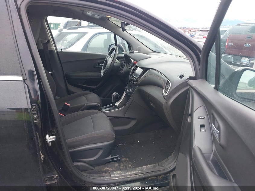 VIN 3GNCJLSB2HL143516 2017 CHEVROLET TRAX LT