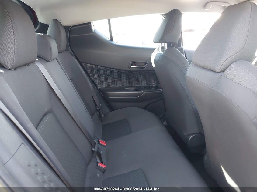 VIN NMTKHMBX8LR104772 2020 TOYOTA C-HR LE