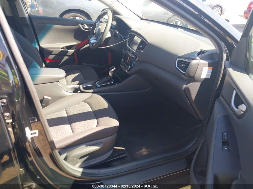 VIN KMHC65LC0KU175600 2019 HYUNDAI IONIQ HYBRID BLUE