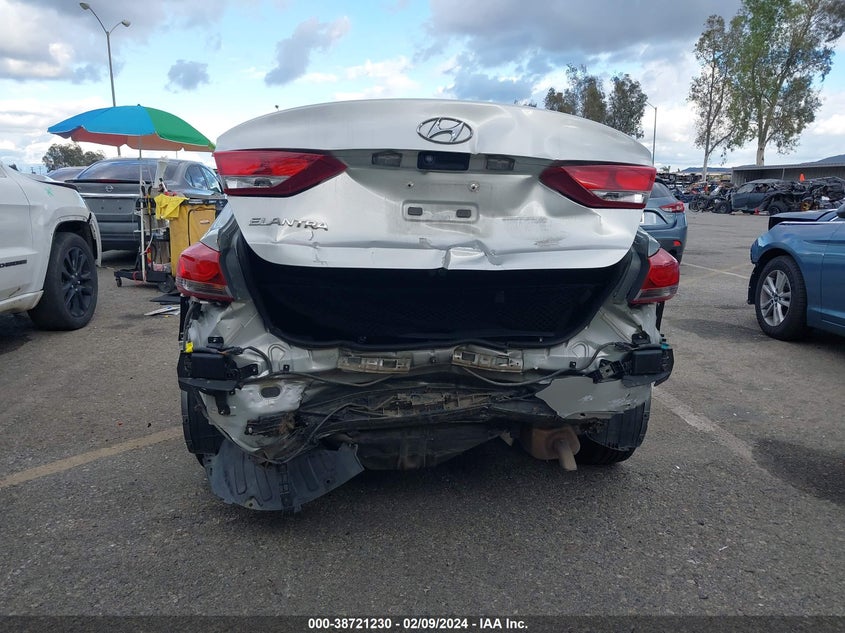 VIN 5NPD84LFXJH364660 2018 HYUNDAI ELANTRA VALUE EDITION