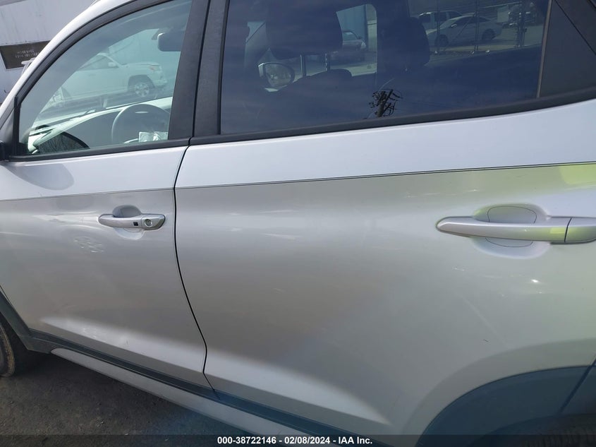 2017 HYUNDAI TUCSON SE PLUS - KM8J3CA42HU437920