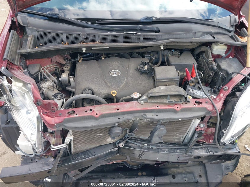 VIN 5TDKZ3DC5HS877385 2017 TOYOTA SIENNA LE 8 PASSENGER