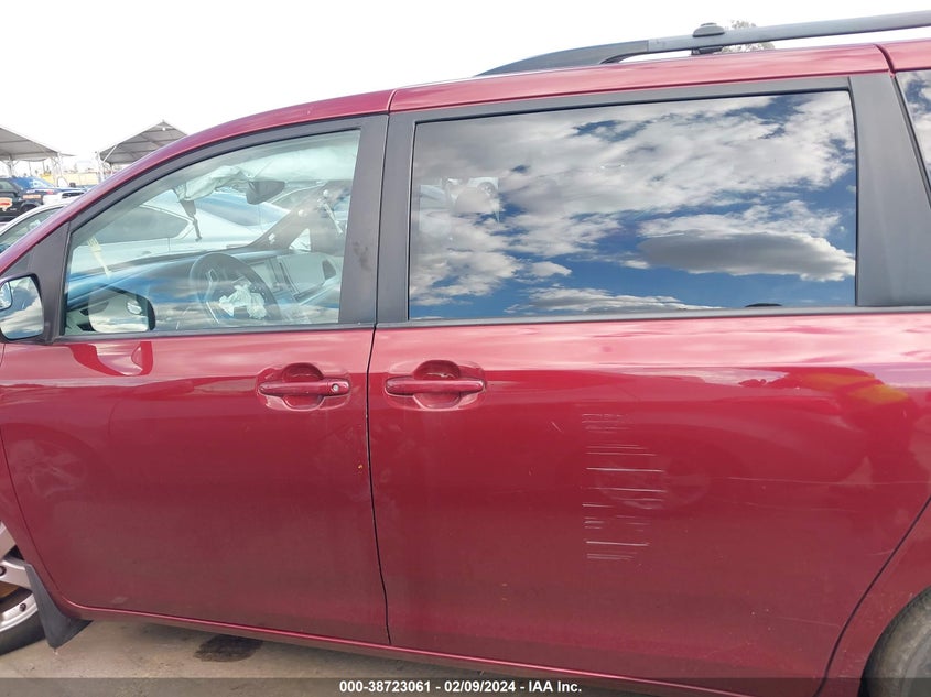 VIN 5TDKZ3DC5HS877385 2017 TOYOTA SIENNA LE 8 PASSENGER