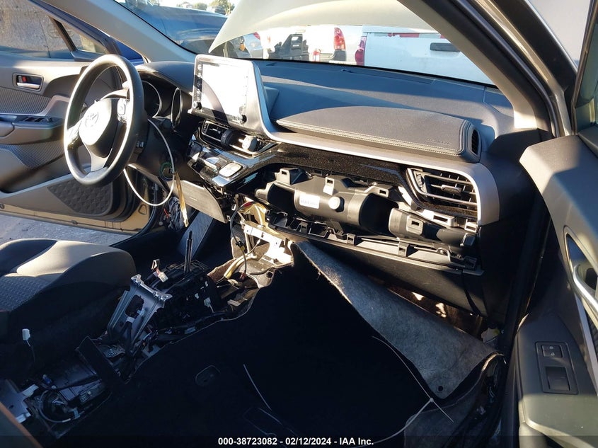 VIN JTNKHMBX9M1122502 2021 TOYOTA C-HR LE