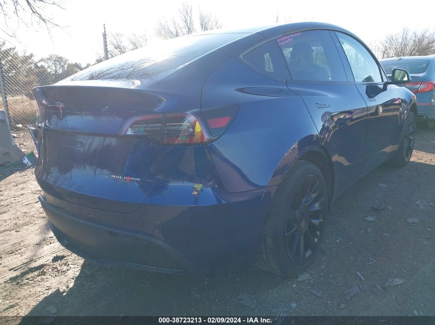 VIN 7SAYGAEE2PF886331 2023 TESLA MODEL Y