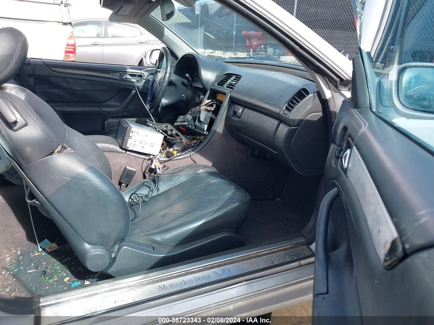 2002 Mercedes-Benz Clk 55 Amg VIN: WDBLK74G82T108700 Lot: 38723343