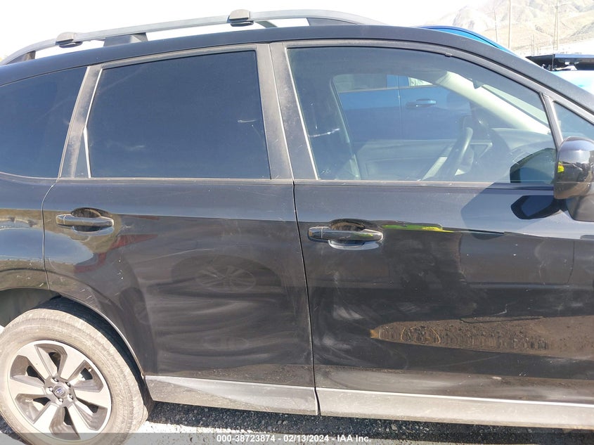 VIN JF2SJAECXHH403268 2017 SUBARU FORESTER 2.5I PREMIUM