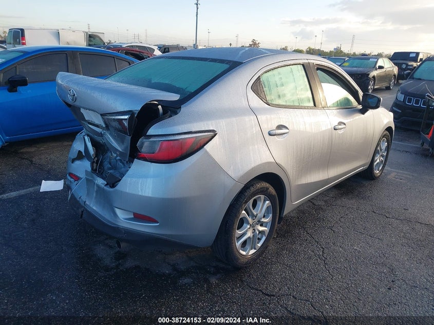 VIN 3MYDLBYV6JY301305 2018 TOYOTA YARIS IA