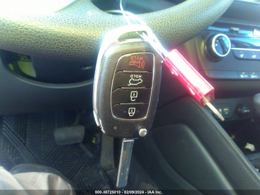 2019 HYUNDAI TUCSON SE - KM8J23A48KU909130