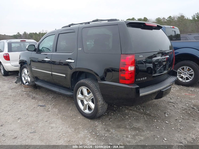 2013 CHEVROLET TAHOE LTZ - 1GNSKCE04DR171761