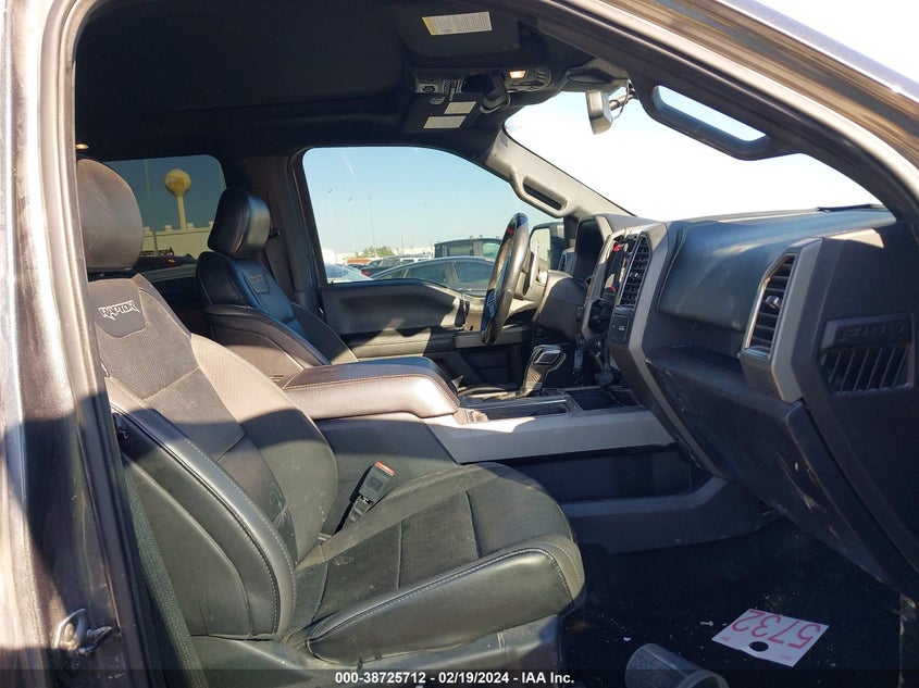 VIN 1FTFW1RG1KFD17915 2019 FORD F-150 RAPTOR