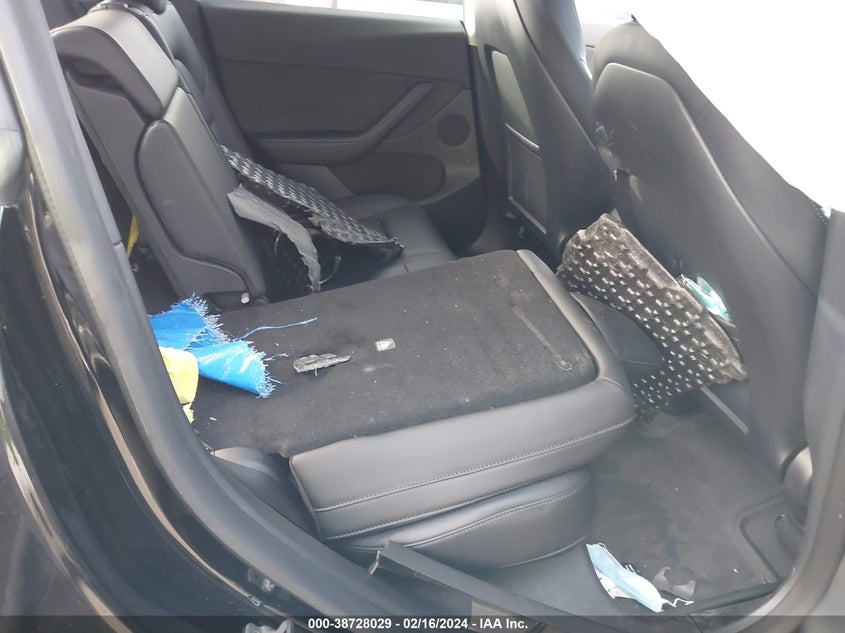 2022 TESLA MODEL Y U   U(VIN: 7SAYGDEFXNF347401