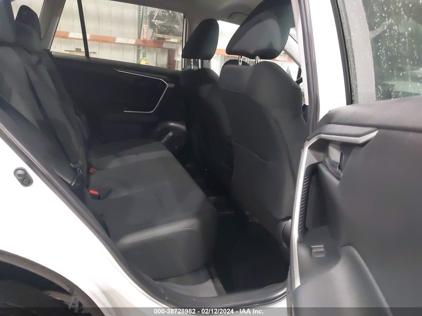 VIN 2T3K1RFV3KW035675 2019 TOYOTA RAV4 LE