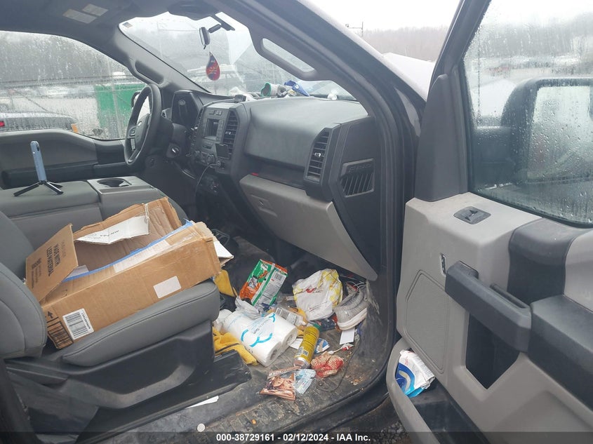VIN 1FTMF1CB9KKD86833 2019 FORD F-150 XL