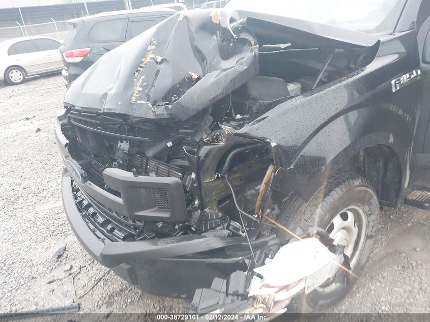 VIN 1FTMF1CB9KKD86833 2019 FORD F-150 XL