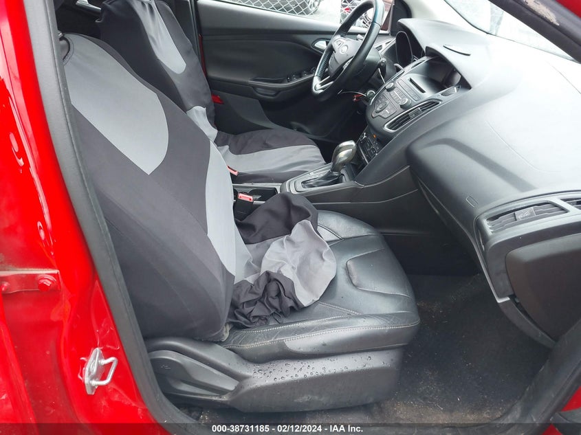 2016 FORD FOCUS SE - 1FADP3K28GL245690
