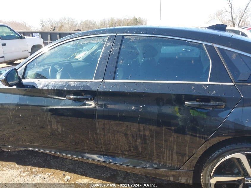 VIN 1HGCV2F35JA028465 2018 HONDA ACCORD SPORT 2.0T
