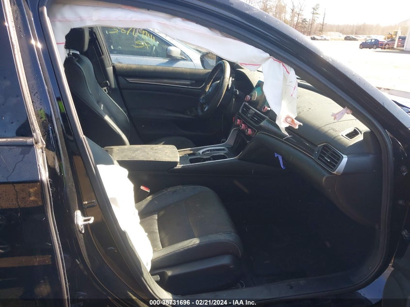 VIN 1HGCV2F35JA028465 2018 HONDA ACCORD SPORT 2.0T
