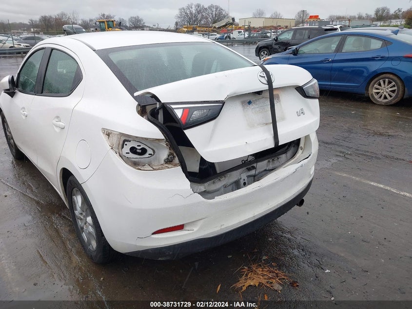 VIN 3MYDLBYV6JY320646 2018 TOYOTA YARIS IA