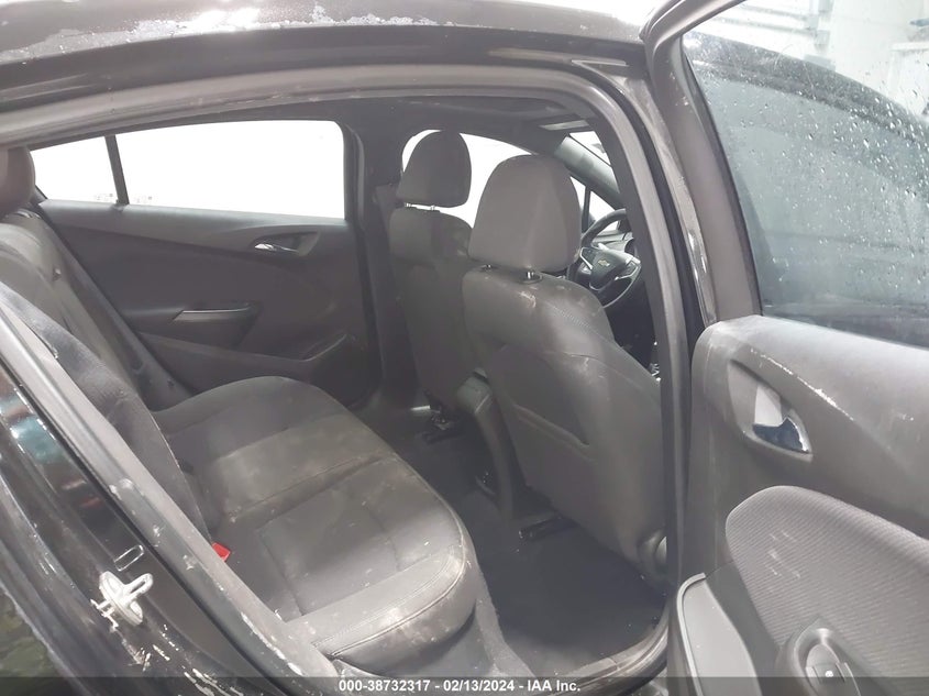 2018 CHEVROLET CRUZE LT AUTO - 1G1BE5SM7J7193059