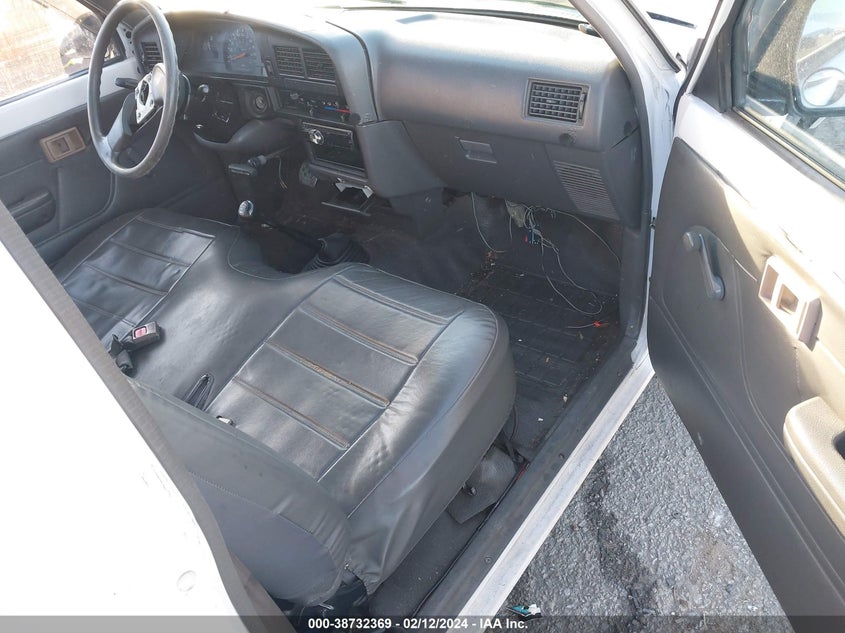 1994 Toyota Pickup 1/2 Ton Short Whlbase Stb VIN: 4TARN81A1RZ294320 Lot: 38732369