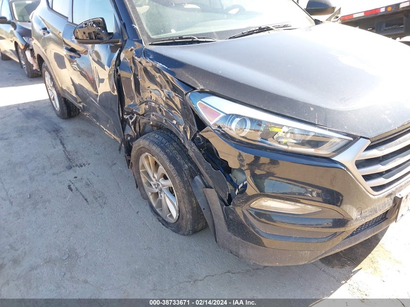 2017 HYUNDAI TUCSON SE - KM8J3CA45HU390642