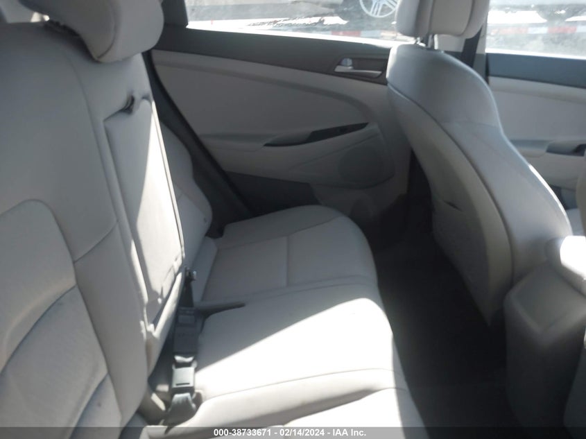 2017 HYUNDAI TUCSON SE - KM8J3CA45HU390642