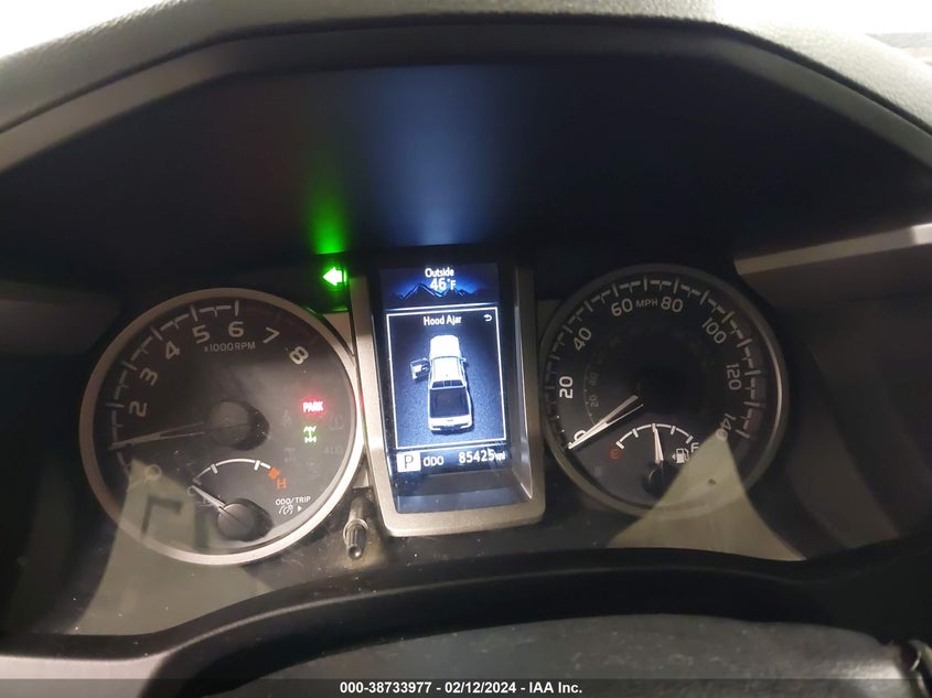 VIN 3TMGZ5AN3JM150677 2018 TOYOTA TACOMA LIMITED