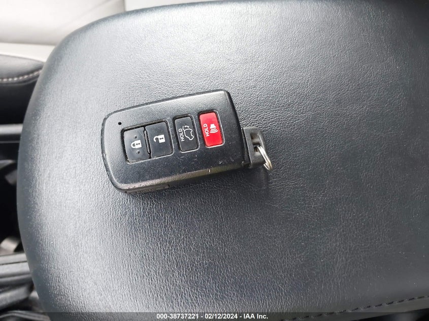 2018 TOYOTA RAV4 LIMITED - JTMYFREV8JJ182570