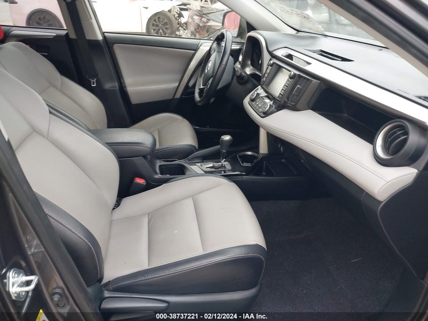 2018 TOYOTA RAV4 LIMITED - JTMYFREV8JJ182570