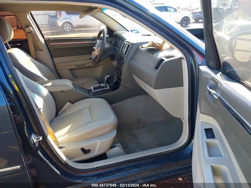 2007 Chrysler 300 Touring VIN: 2C3KA53G27H728022 Lot: 38737849