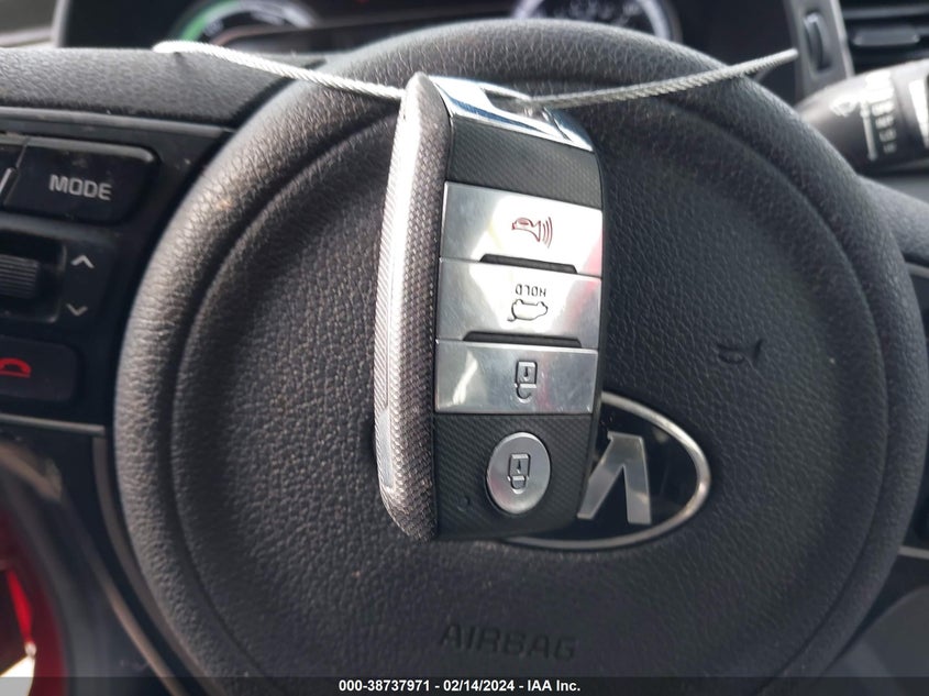 VIN KNDCB3LC8K5218627 2019 KIA NIRO LX