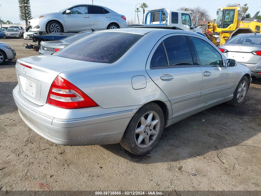 2003 Mercedes-Benz C-Class 2.6L VIN: WDBRF61J93E013738 Lot: 38738565