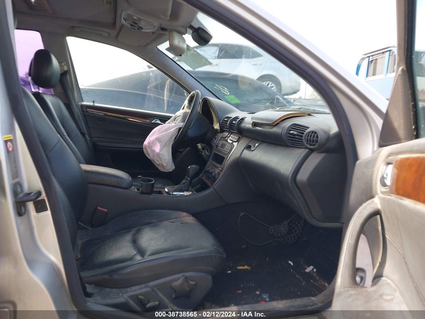 2003 Mercedes-Benz C-Class 2.6L VIN: WDBRF61J93E013738 Lot: 38738565