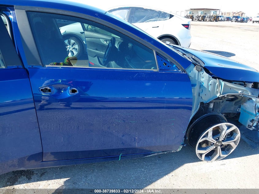VIN 3KPF24AD1ME353986 2021 KIA FORTE LXS
