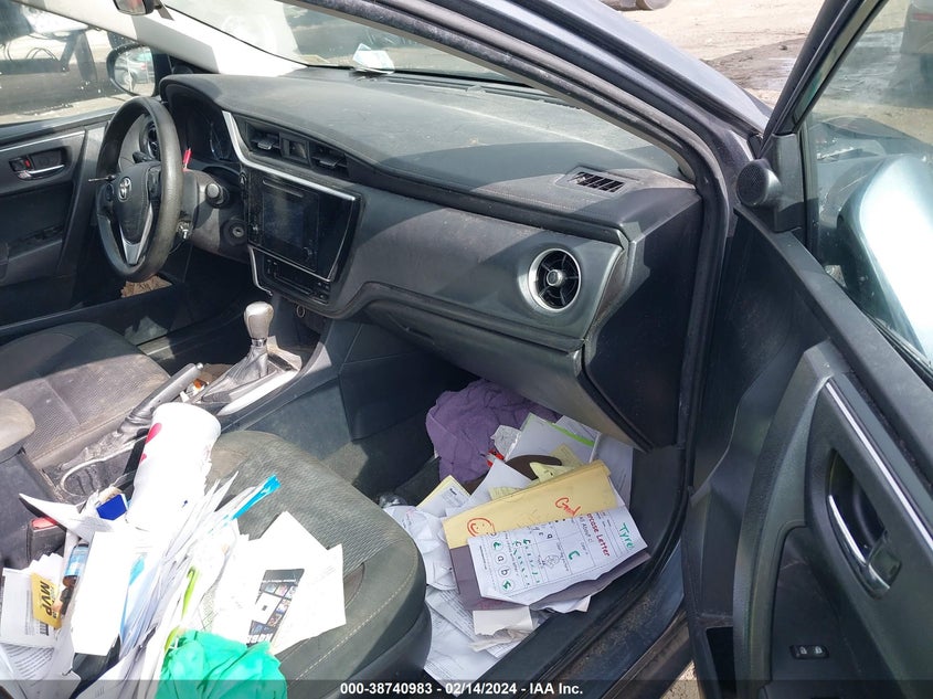 VIN 2T1BURHE9JC051456 2018 TOYOTA COROLLA LE