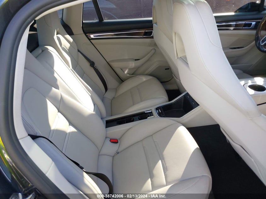 VIN WP0AA2A74JL100367 2018 PORSCHE PANAMERA 4
