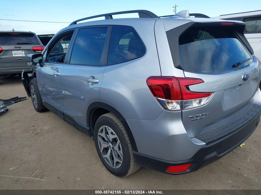 VIN JF2SKAJC0MH526235 2021 SUBARU FORESTER PREMIUM