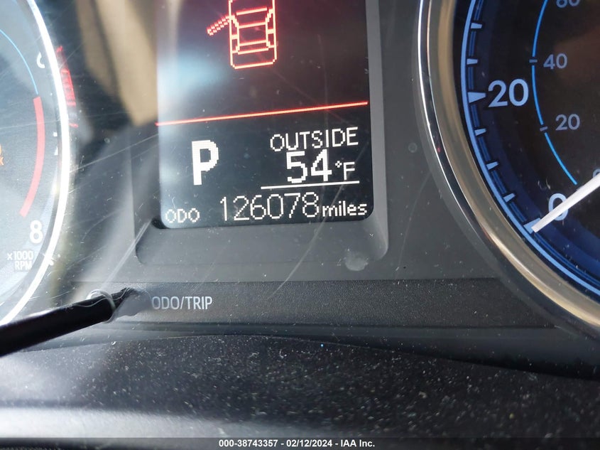 2018 TOYOTA COROLLA LE - 5YFBURHE8JP759228