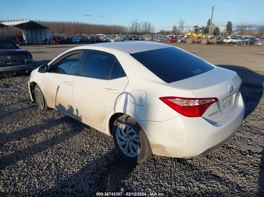 2018 TOYOTA COROLLA LE - 5YFBURHE8JP759228