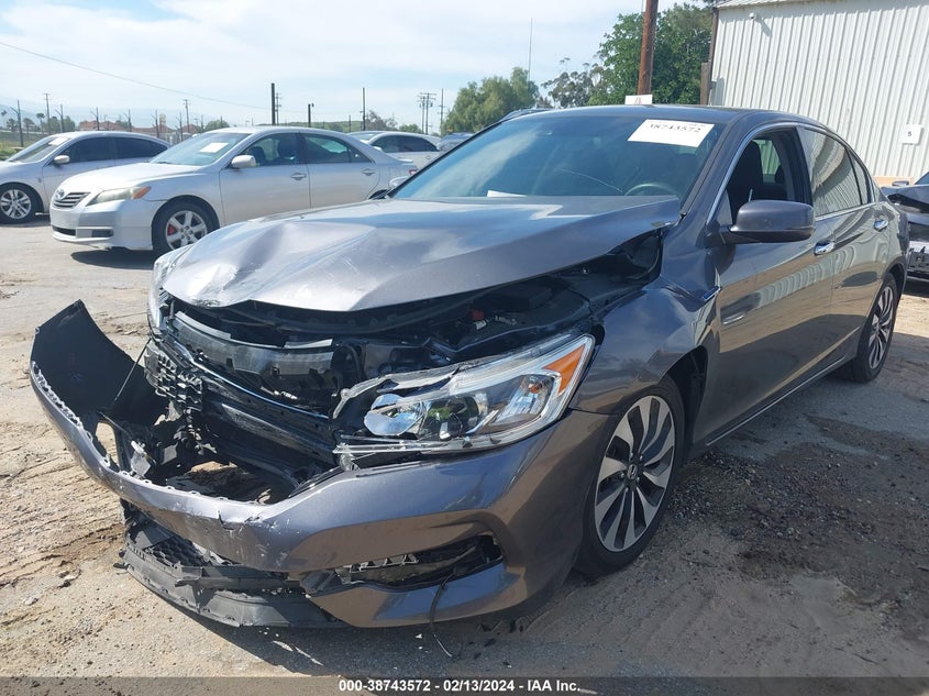2017 HONDA ACCORD VIN: JHMCR6F32HC005913