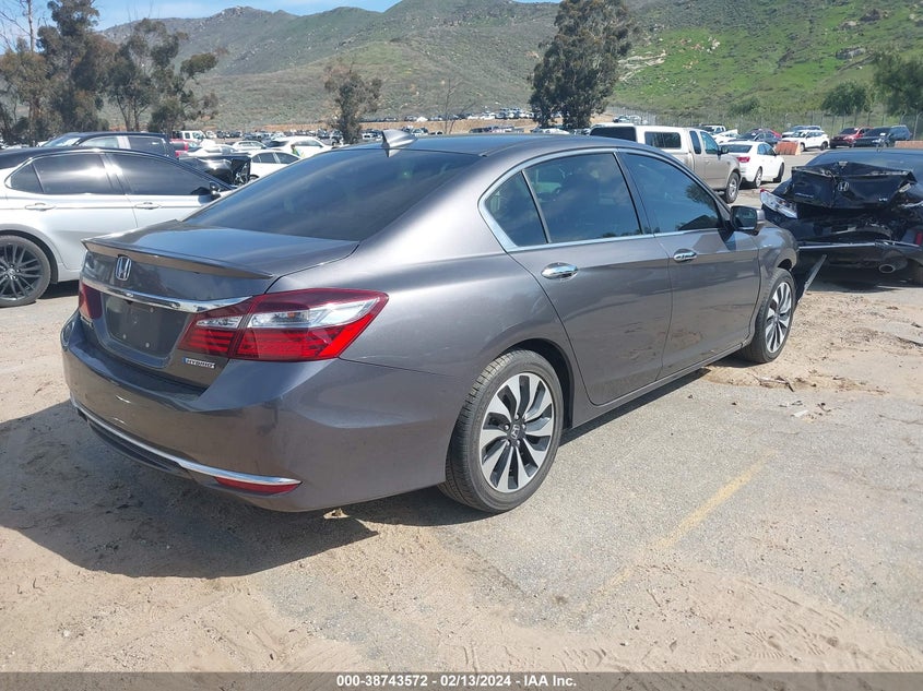 2017 HONDA ACCORD VIN: JHMCR6F32HC005913