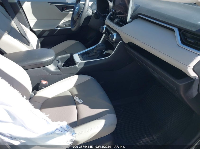 2024 TOYOTA RAV4 XLE - 2T3W1RFVXRC257689