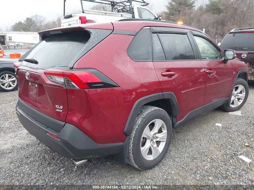 2019 TOYOTA RAV4 XLE - JTMP1RFV2KD037291