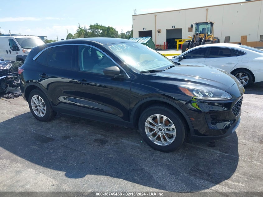 FORD ESCAPE SE 2022