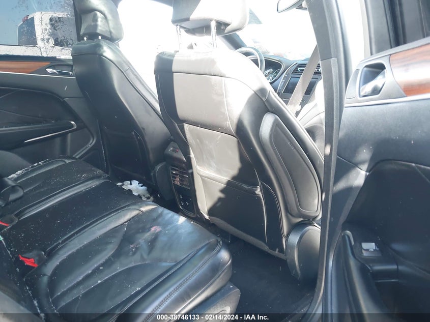 VIN 5LMCJ3D94KUL47663 2019 LINCOLN MKC RESERVE