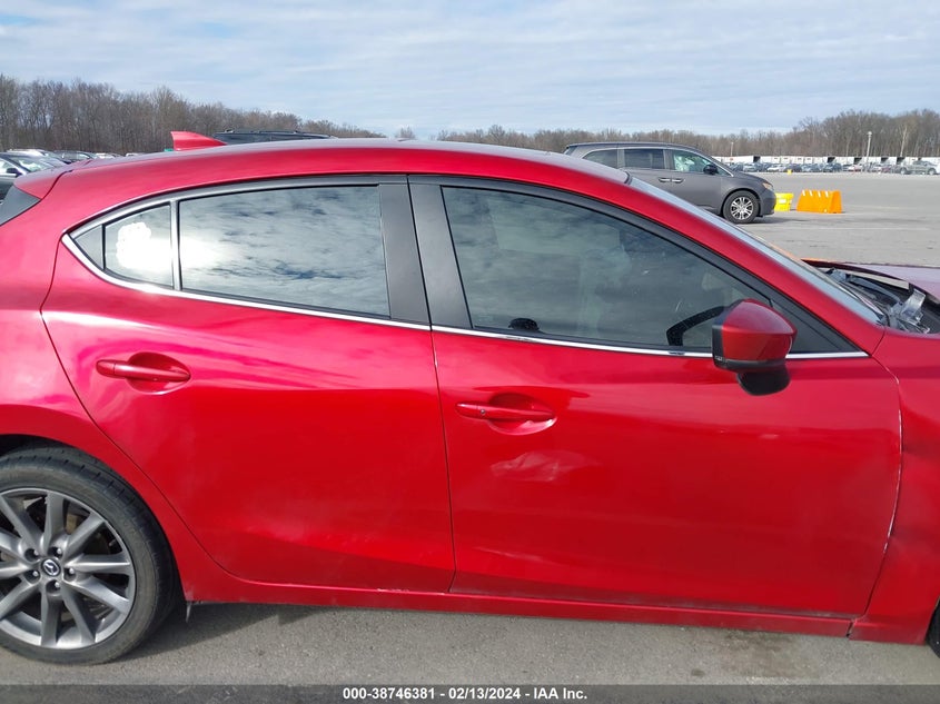 VIN 3MZBN1M37JM243546 2018 MAZDA MAZDA3 GRAND TOURING