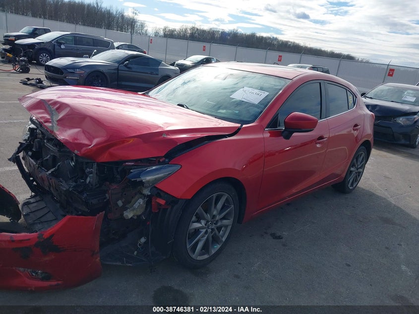 VIN 3MZBN1M37JM243546 2018 MAZDA MAZDA3 GRAND TOURING